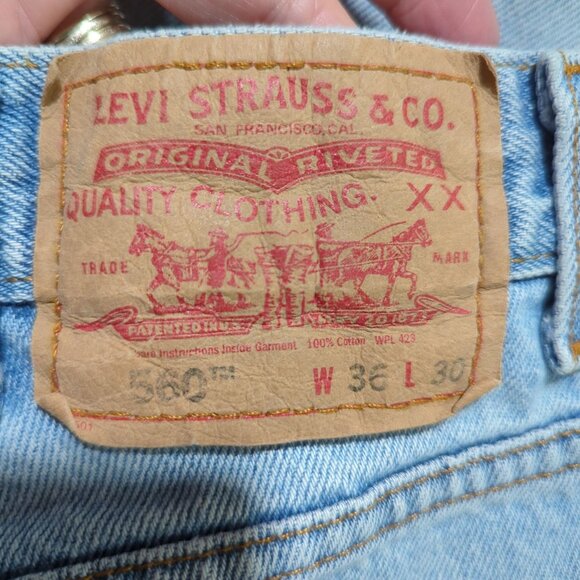 Levis 560 Mens W 36 L 30 Loose Fit Jeans W36‎ L30 Light Wash Distressed Denim - Picture 6 of 15
